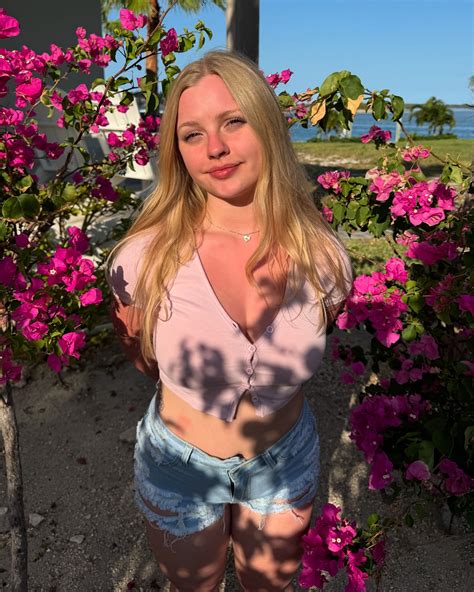 Lilly May (@lillymayloveyou) • Instagram photos and videos