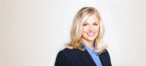 Tracy Britt Cool: Buffetts Feuerwehrfrau arbeitet an einer Mini ...