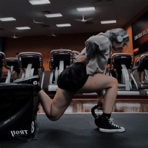 5 Flat Back Exercises at Home: Correct Your Flat Back Syndrome — Edge ...