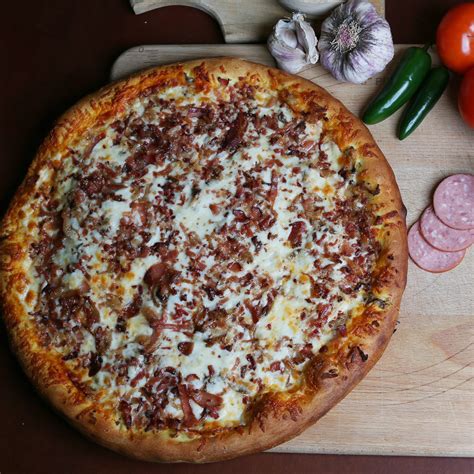 Golden Crust Pizza in Ottawa| Pizza Place Ottawa| Golden Crust Pizzeria