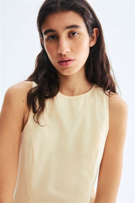 Sleeveless dress - Light yellow - Ladies | H&M IN