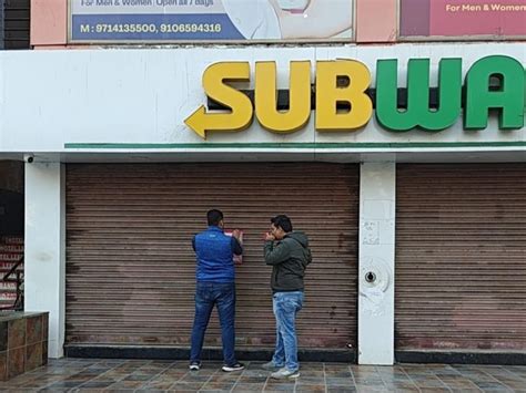 Vastrapur, Gurukul Rd Shops Sealed for Public Road Garbage