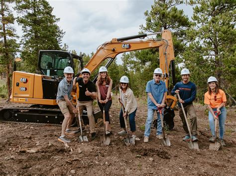 Groundbreaking – Wild Bear Nature Center