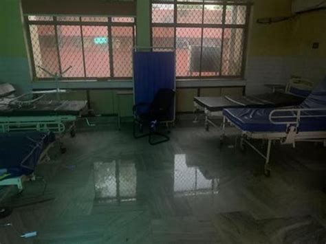 40 patients moved from flooded trauma centre in Civil Lines to LNJP ...