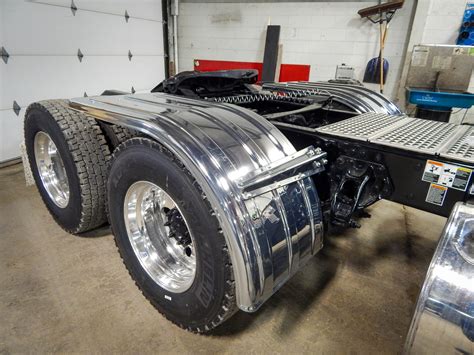 Semi Truck Fenders | IL, IN, KY & OH — Palmer Power & Truck Equipment