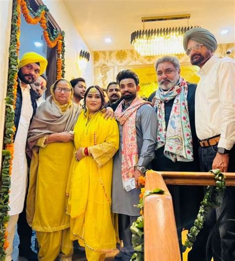 Sidhu Moose Wala's Parents attends Sai Sandhya at Afsana Khan's House ...