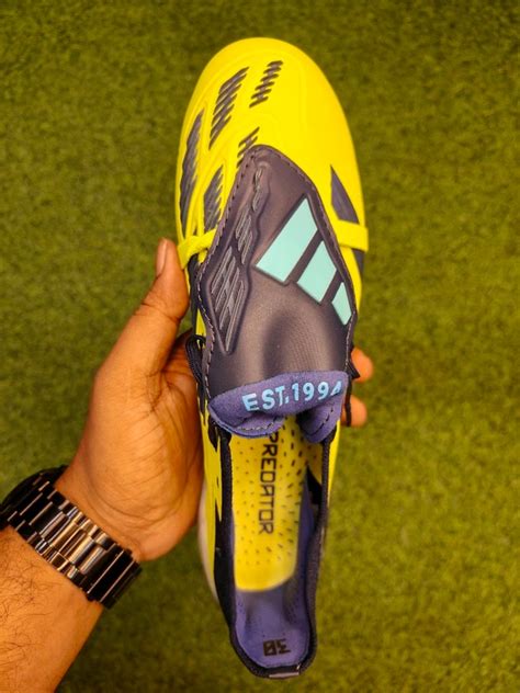 Predator Foldover Elite Green Colour FG With Lace