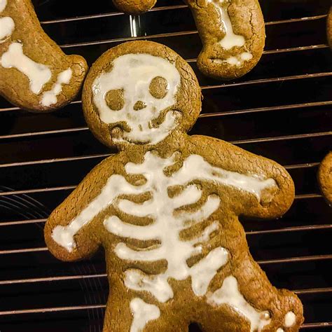 Baking Bad: Gingerdead Men – Kicking Back the Pebbles