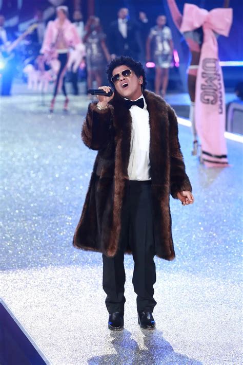 Bruno Mars Height Chart _ Alle Chart-Hits von Bruno Mars – WZXENZ
