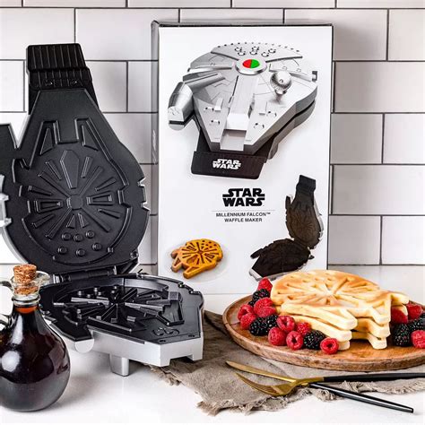UNCANNY BRANDS STAR WARS DELUXE MILLENNIUM FALCON WAFFLE MAKER - MOST ...