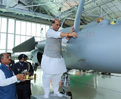 राफेल सौदा: SC में पुनर्विचार याचिकाएं खारिज, राहुल पर मानहानि का केस ...