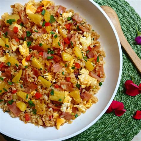 LUWEEH KITCHEN : Luweeh Hawaiian Fried Rice