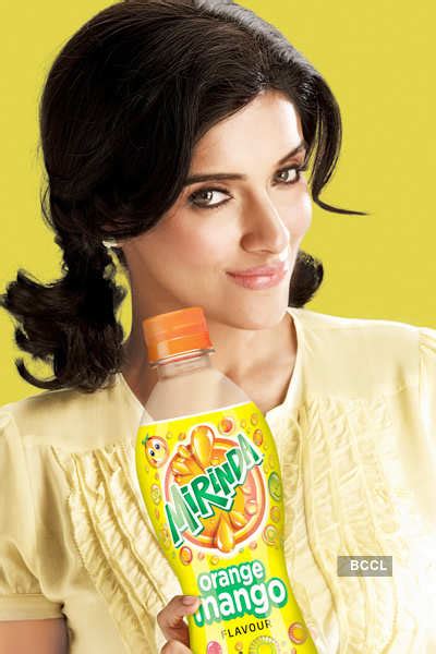 Asin in 'Mirinda' soft drink commercial