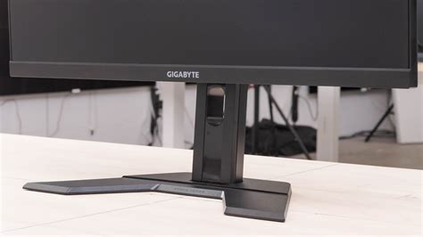 Dell S3222DGM vs Gigabyte M27Q (rev. 1.0) Side-by-Side Monitor ...