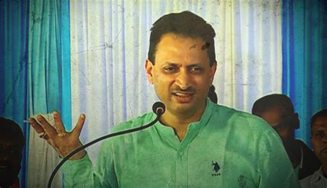 Union Minister Hegde Puts Foot in Mouth (Again), Likens Dalits to Dogs ...