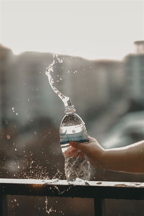 Does Water Expire in Plastic Bottles？