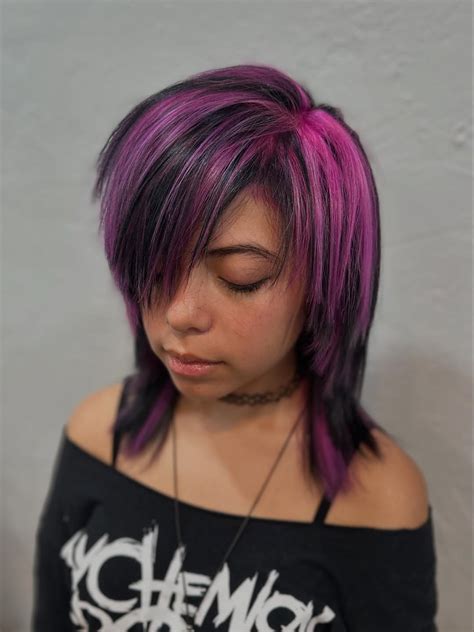 Emo Fringe Hairstyle: Trendy, Edgy Hair Looks