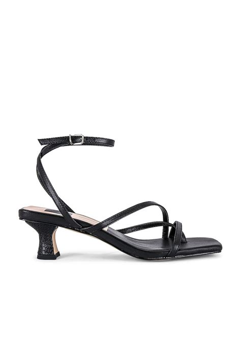 Dolce Vita Baylor Sandal in Black | REVOLVE