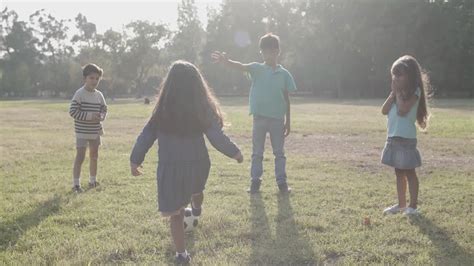 Football Kids 的图像结果