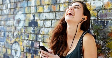 9 Scientific Undeniable Benefits Of Listening To Music