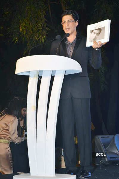 Shah Rukh Khan during the launch of Devdas dialogue book at Mehboob ...