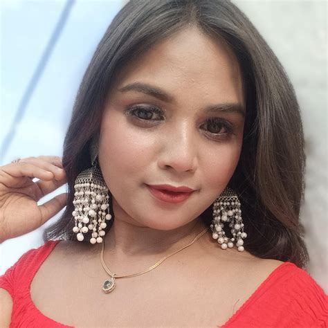 Hire Trisha gupta verified influener from Fatehpur | Get Price & Book ...