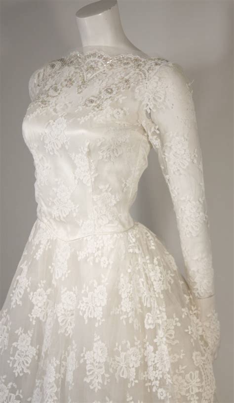 Vintage Lace Wedding Gown with Scalloped Edges and Long Sleeves Size Small For Sale at 1stDibs ...