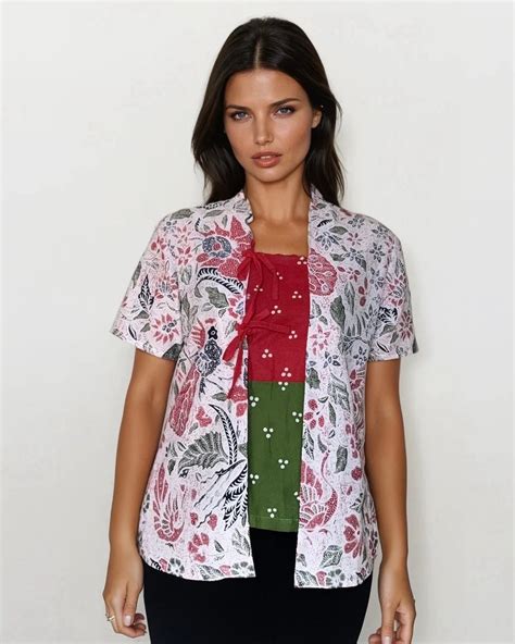 CEMPAKA Kutubaru Modern Blouse (Combination RED GREEN) – NATHENA