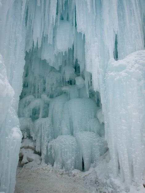 Ice castles of silverthorne, colorado. | Premium Photo