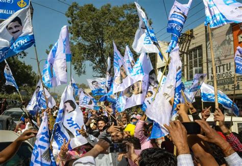 AP Announced Shelly Oberoi As Delhi Mayor Candidate Name and Iqbal For ...