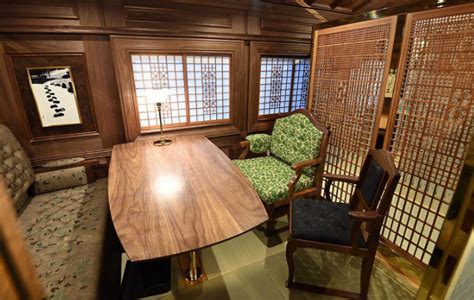 Kyushu Railway stellt neuen Zug 36 Plus 3 vor