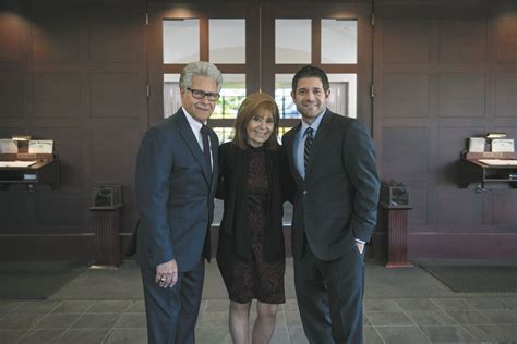 Comforting Those Who Grieve | Community | thejewishnews.com