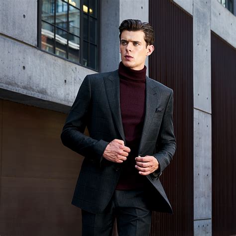 How to Master the Turtleneck with a Suit Look - Suits Expert