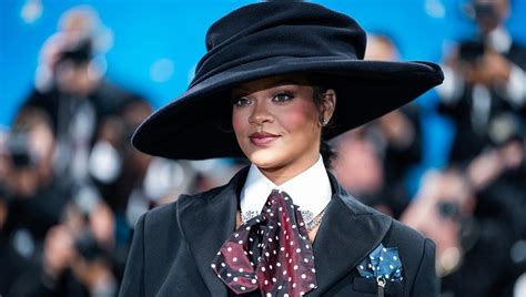 Rihanna reveals baby bump at 2025 Met Gala | FOX6 Milwaukee