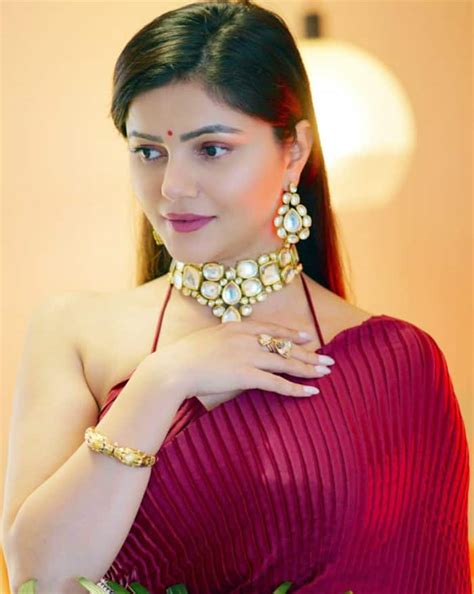 Rubina Dilaik Teases Fans With Her Sultry Photos in Hot Red Saree And ...