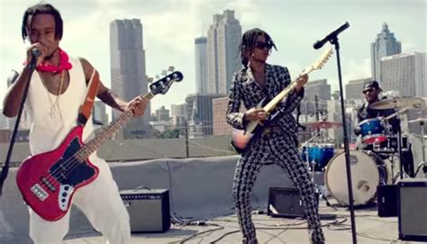 Black Beatles - Plugged In