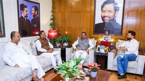 Behind NDA's Bihar pact: Dharmendra Pradhan’s late-night deal with ...