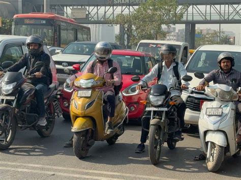 Surat Police Enforce Traffic Rules via CCTV & Announcements