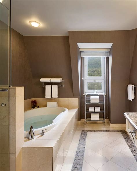 Turret, suite à une chambre, lit Queen size à Banff - Fairmont Banff ...