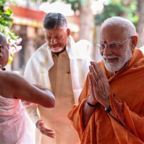శ్రీశైలం మల్లికార్జున స్వామిని దర్శించుకున్న ప్రధాని.. మోదీ, చంద్రబాబు ...
