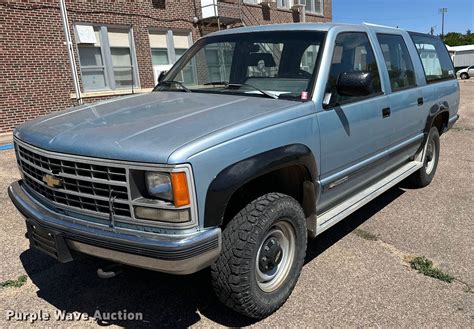 1992 Chevrolet Suburban K2500 SUV in Winona, KS | Item OL9605 sold | Purple Wave