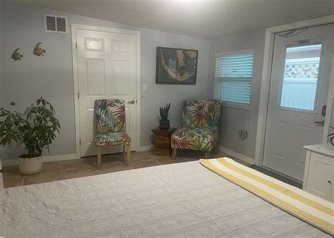 Saint James City, Florida United States - Cabana @ 2 Fish Inn ...