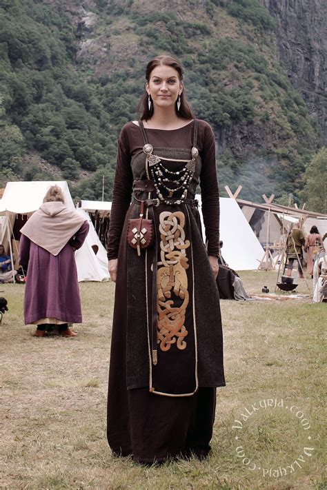 Orshee eira celtic dress pagan clothing viking wedding etsy – Artofit