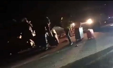 భారత విద్యార్థులను కొడుతున్న సైన్యం..! | Disturbing Videos Show Indian ...