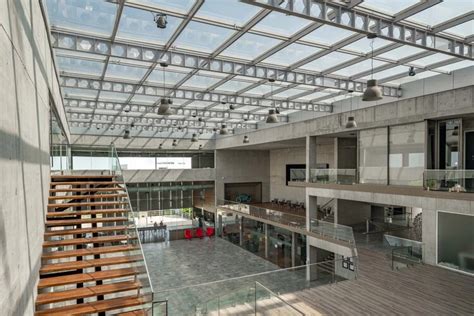 Woxsen University MBA Program 2025 – Faculty, Rankings, and Placements