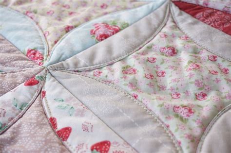 Image result for Cathedral Windows Quilt Tutorial