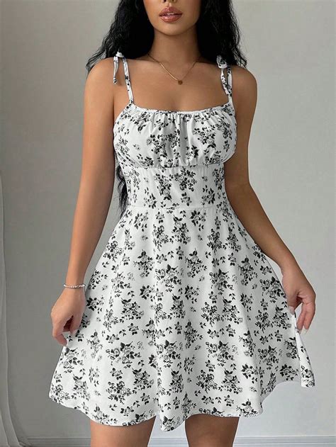 Vestido camiseta mini mujer con estampado floral, fruncido y torsión ...