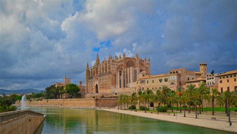 Excursión a Palma y Valldemossa, Alcúdia - Central de Reservas