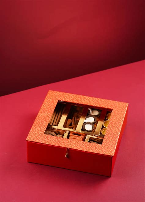 Buy Exquisite Daisy Pooja Gift Box