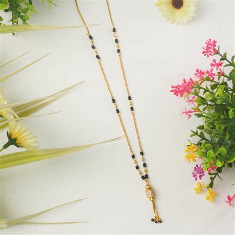 Short Jhalar Forming Mangalsutra Designs Online With Ad Pendant ...